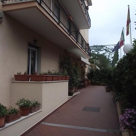 Hotel San Nazario فاراتسي المظهر الخارجي الصورة