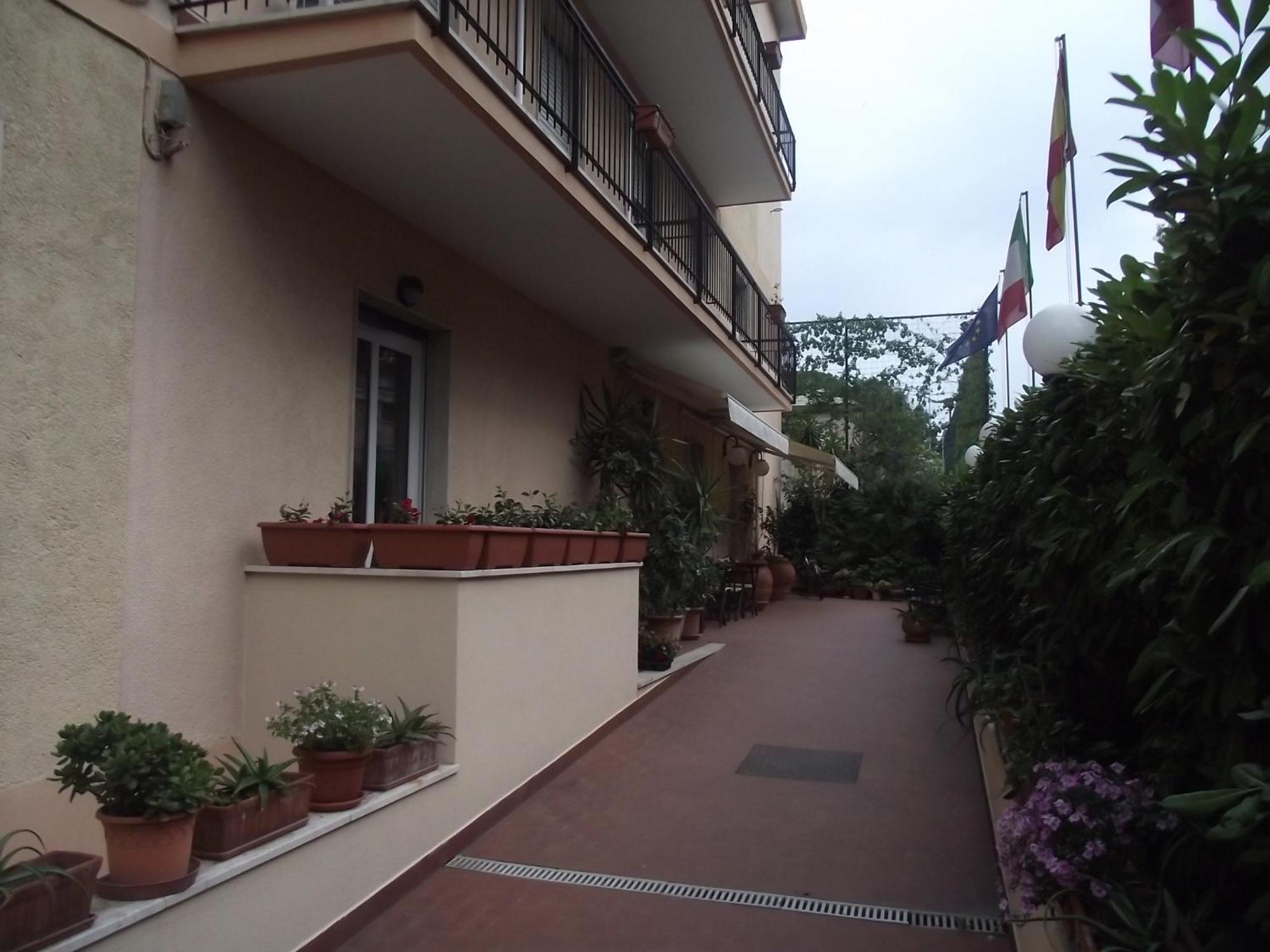 Hotel San Nazario فاراتسي المظهر الخارجي الصورة
