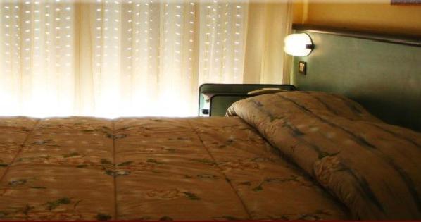Hotel San Nazario فاراتسي الغرفة الصورة